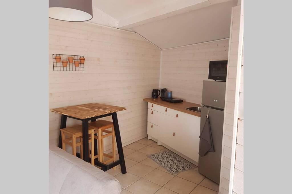 Maisonnette en pierre indépendante de 20 m2 Saint-Cirgues-sur-Couze Exterior foto