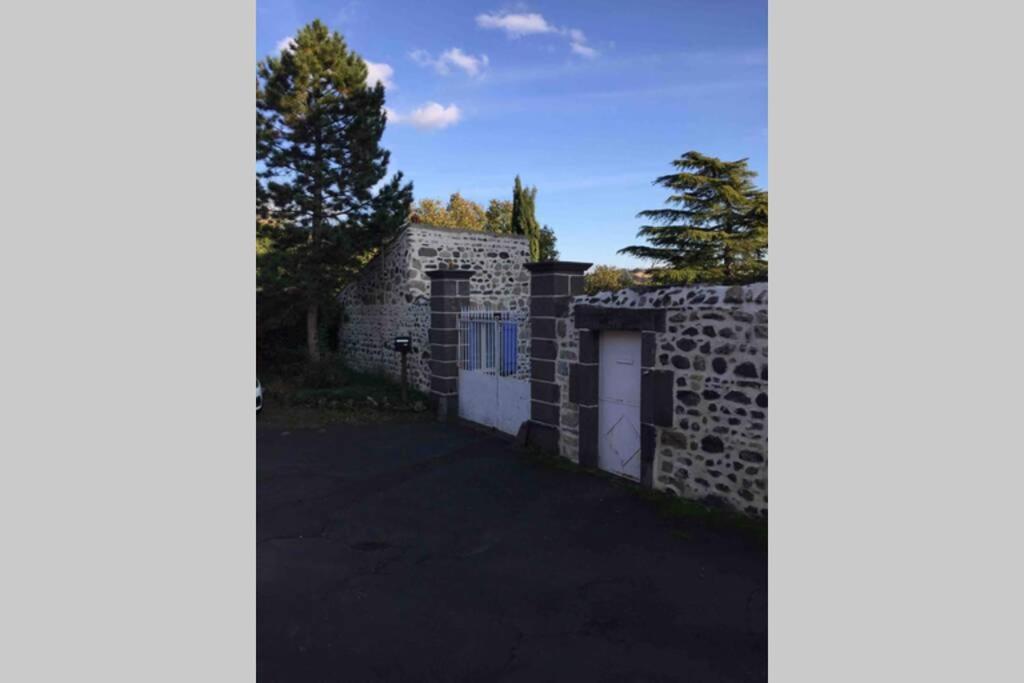 Maisonnette en pierre indépendante de 20 m2 Saint-Cirgues-sur-Couze Exterior foto