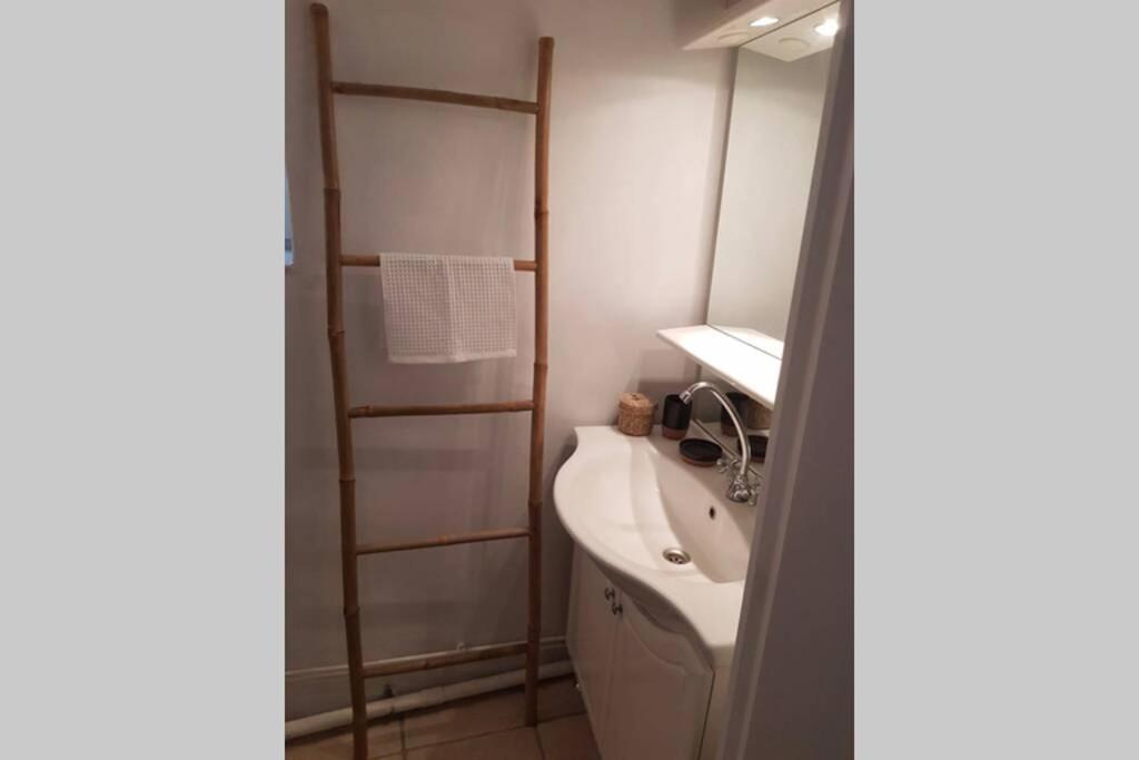 Maisonnette en pierre indépendante de 20 m2 Saint-Cirgues-sur-Couze Exterior foto